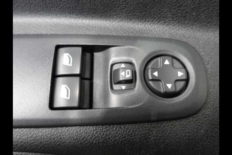 Opel Combo 130PK Automaat L1H1 Apple Carplay Cruise control Trekhaak Parkeersensoren Stuurwielverwarming