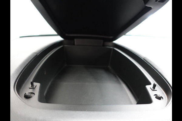 Opel Combo 130PK Automaat L1H1 Apple Carplay Cruise control Trekhaak Parkeersensoren Stuurwielverwarming