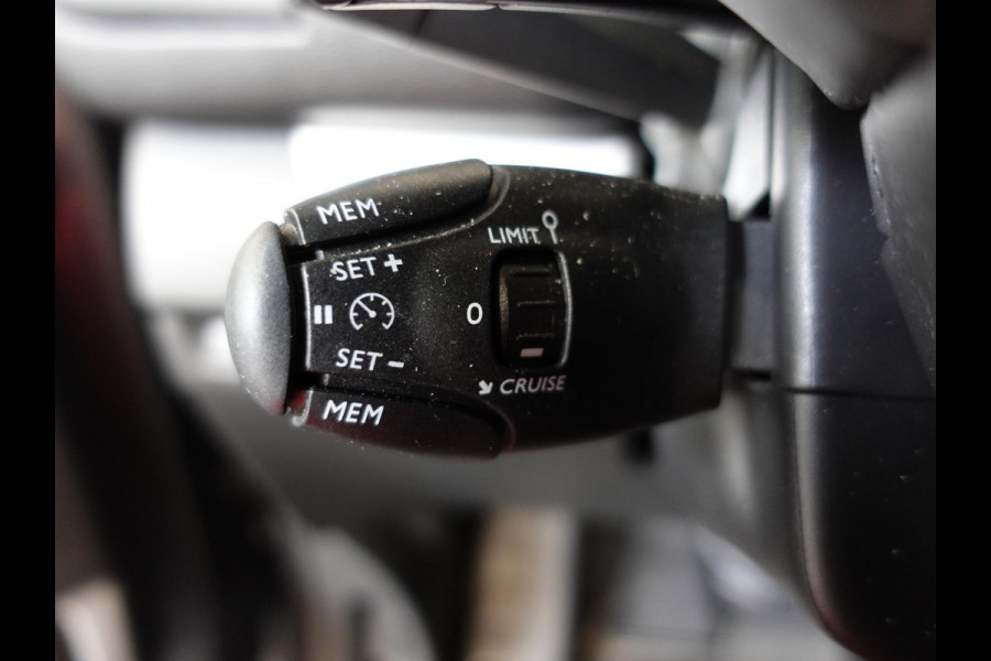 Opel Vivaro 145PK Automaat L3H1 Navigatie Cruise control Apple Carplay