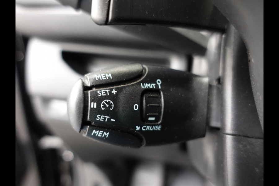 Opel Vivaro 2.0 BlueHDi 145PK L3 Automaat Airco Navigatie Bluetooth Cruise Carplay Trekhaak