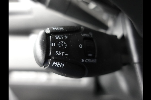 Opel Vivaro 2.0 CDTI L3H1 145pk Dubbele Cabine Edition Navigatie Trekhaak Cruise control Airco
