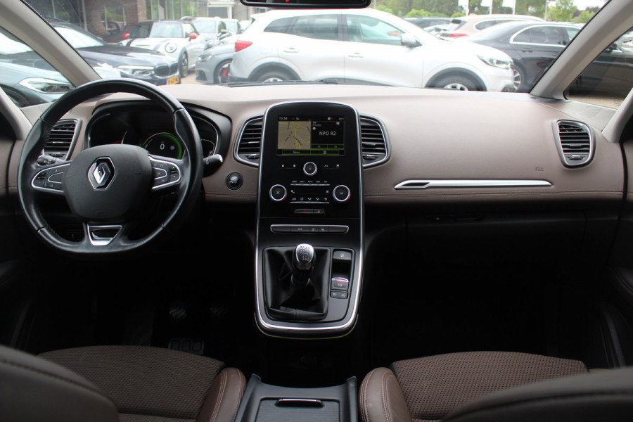 Renault Grand Scénic 1.2 TCe Intens 7p. / Trekhaak / Camera / Navigatie / 20'' / Half leder / Keyless / Dodehoek / Cruise Control