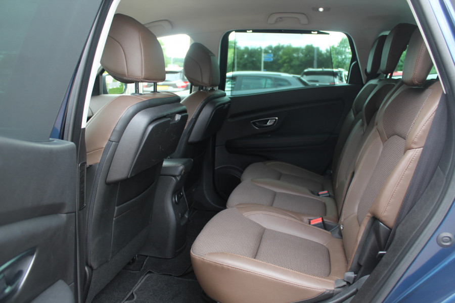 Renault Grand Scénic 1.2 TCe Intens 7p. / Trekhaak / Camera / Navigatie / 20'' / Half leder / Keyless / Dodehoek / Cruise Control
