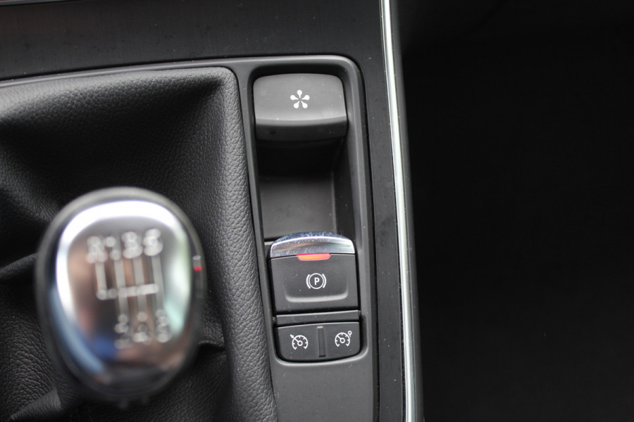 Renault Grand Scénic 1.2 TCe Intens 7p. / Trekhaak / Camera / Navigatie / 20'' / Half leder / Keyless / Dodehoek / Cruise Control