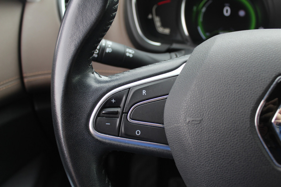 Renault Grand Scénic 1.2 TCe Intens 7p. / Trekhaak / Camera / Navigatie / 20'' / Half leder / Keyless / Dodehoek / Cruise Control