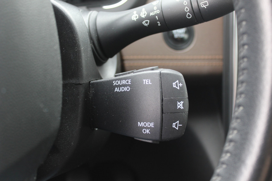 Renault Grand Scénic 1.2 TCe Intens 7p. / Trekhaak / Camera / Navigatie / 20'' / Half leder / Keyless / Dodehoek / Cruise Control