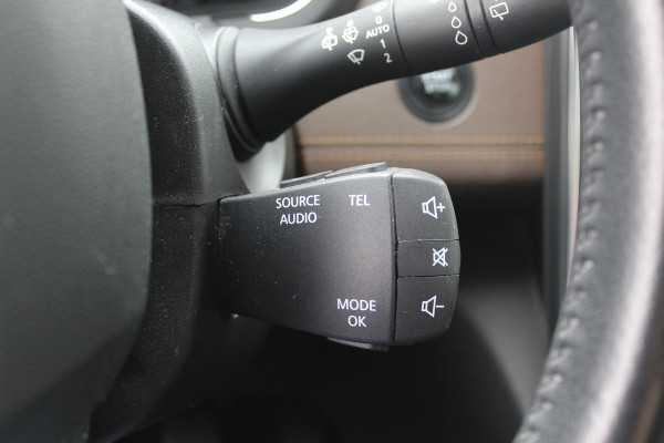 Renault Grand Scénic 1.2 TCe Intens 7p. / Trekhaak / Camera / Navigatie / 20'' / Half leder / Keyless / Dodehoek / Cruise Control