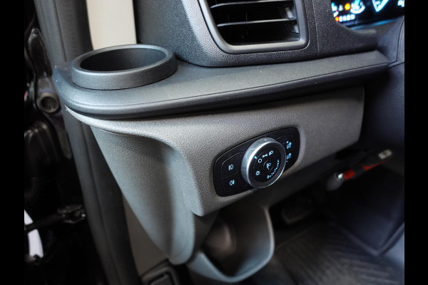 Ford Transit Custom 300 2.0 TDCI L2H1 Trend Automaat Dubbele cabine Airco Navi Cruise control Camera
