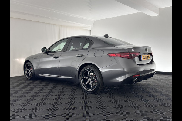 Alfa Romeo Giulia 2.0 T AWD Veloce Aut. *FULL-LEATHER | XENON | MEMORY-PACK | HARMAN/KARDON | CAMERA | KEYLESS | DAB+ | NAVI-FULLMAP | ECC | PDC | CRUISE | 19''ALU*