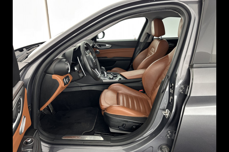 Alfa Romeo Giulia 2.0 T AWD Veloce Aut. *FULL-LEATHER | XENON | MEMORY-PACK | HARMAN/KARDON | CAMERA | KEYLESS | DAB+ | NAVI-FULLMAP | ECC | PDC | CRUISE | 19''ALU*
