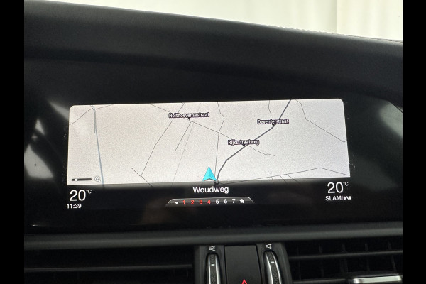 Alfa Romeo Giulia 2.0 T AWD Veloce Aut. *FULL-LEATHER | XENON | MEMORY-PACK | HARMAN/KARDON | CAMERA | KEYLESS | DAB+ | NAVI-FULLMAP | ECC | PDC | CRUISE | 19''ALU*