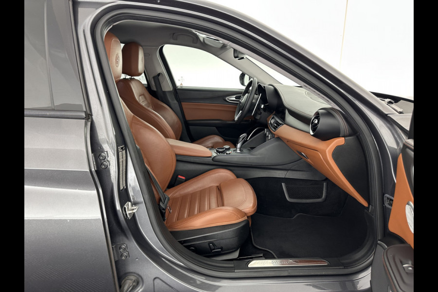 Alfa Romeo Giulia 2.0 T AWD Veloce Aut. *FULL-LEATHER | XENON | MEMORY-PACK | HARMAN/KARDON | CAMERA | KEYLESS | DAB+ | NAVI-FULLMAP | ECC | PDC | CRUISE | 19''ALU*