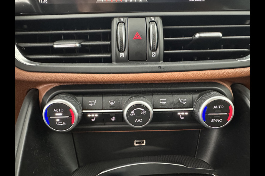 Alfa Romeo Giulia 2.0 T AWD Veloce Aut. *FULL-LEATHER | XENON | MEMORY-PACK | HARMAN/KARDON | CAMERA | KEYLESS | DAB+ | NAVI-FULLMAP | ECC | PDC | CRUISE | 19''ALU*