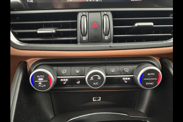 Alfa Romeo Giulia 2.0 T AWD Veloce Aut. *FULL-LEATHER | XENON | MEMORY-PACK | HARMAN/KARDON | CAMERA | KEYLESS | DAB+ | NAVI-FULLMAP | ECC | PDC | CRUISE | 19''ALU*
