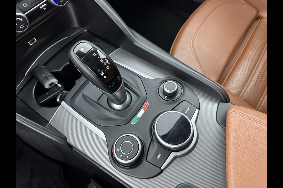 Alfa Romeo Giulia 2.0 T AWD Veloce Aut. *FULL-LEATHER | XENON | MEMORY-PACK | HARMAN/KARDON | CAMERA | KEYLESS | DAB+ | NAVI-FULLMAP | ECC | PDC | CRUISE | 19''ALU*