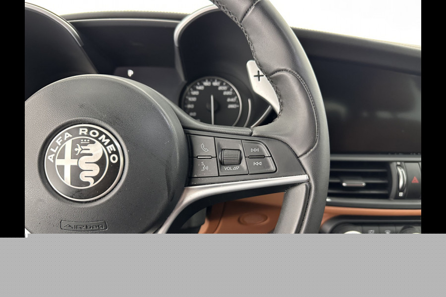 Alfa Romeo Giulia 2.0 T AWD Veloce Aut. *FULL-LEATHER | XENON | MEMORY-PACK | HARMAN/KARDON | CAMERA | KEYLESS | DAB+ | NAVI-FULLMAP | ECC | PDC | CRUISE | 19''ALU*