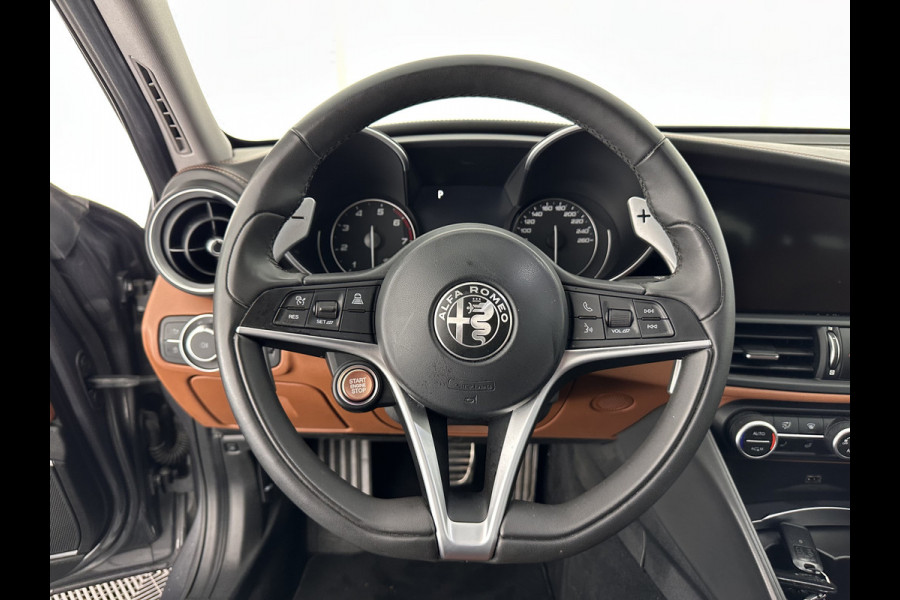Alfa Romeo Giulia 2.0 T AWD Veloce Aut. *FULL-LEATHER | XENON | MEMORY-PACK | HARMAN/KARDON | CAMERA | KEYLESS | DAB+ | NAVI-FULLMAP | ECC | PDC | CRUISE | 19''ALU*