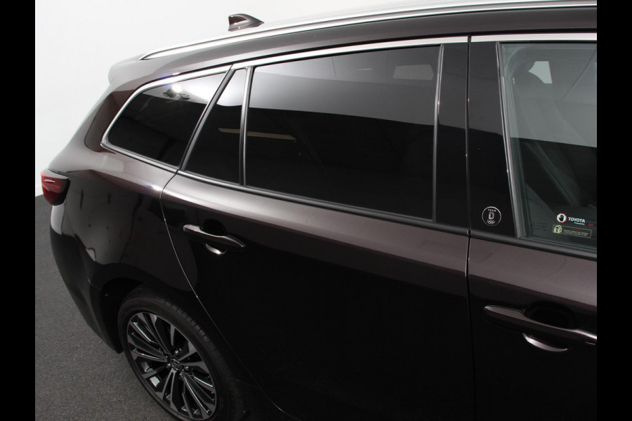 Toyota Corolla Touring Sports Hybrid 140 PK Automaat Dynamic | Navigatie | DAB | Camera | LED | Adaptive Cruise Control | Keyless Go | Lichtmetalen velgen