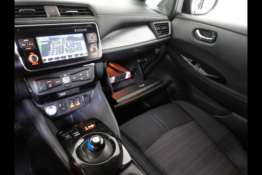 Nissan Leaf N-Connecta 40 kWh Navigatie Bluetooth Cruise Control Lichtmetalen Velgen