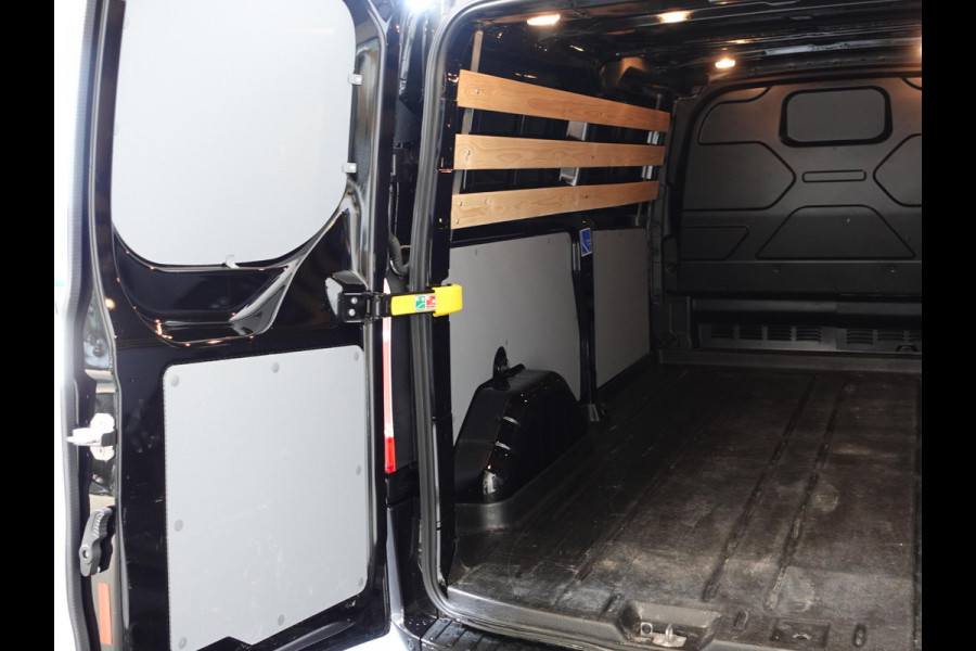 Ford Transit Custom 300 2.0 TDCI L2H1 Trend Automaat Airco Navigatie Cruisecontrol Camera Parkeersensoren Trekhaak