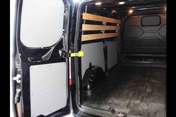 Ford Transit Custom 300 2.0 TDCI L2H1 Trend Automaat Airco Navigatie Cruisecontrol Camera Parkeersensoren Trekhaak