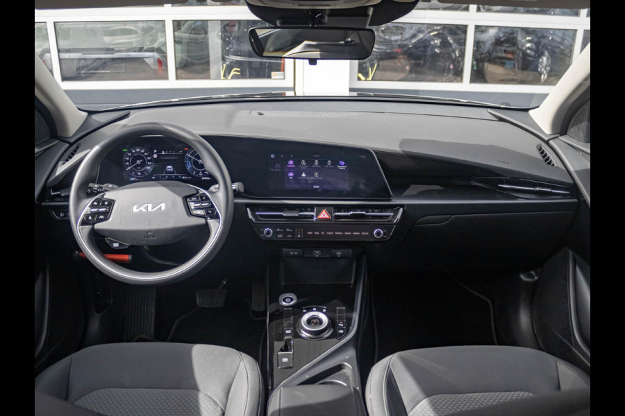 Kia Niro EV Light Edition 64.8 kWh | Navigatie | Achteruitrijcamera | Airco | Cruise control Adaptieve |