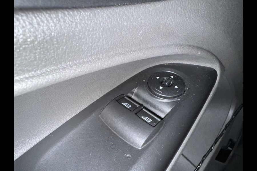 Ford Transit Connect 1.5 EcoBlue L2 Trend Automaat Navigatie Airco ParkeersensorenCruise Control 3Zits Camera