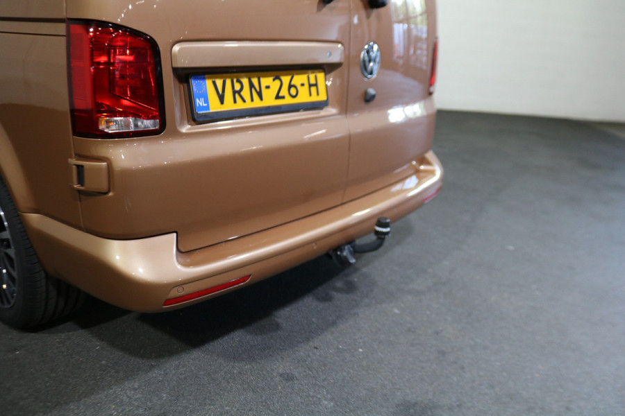 Volkswagen Transporter 2.0 TDI 204pk Bulli L2 H1 DC Airco Navigatie Apple Carplay Trekhaak
