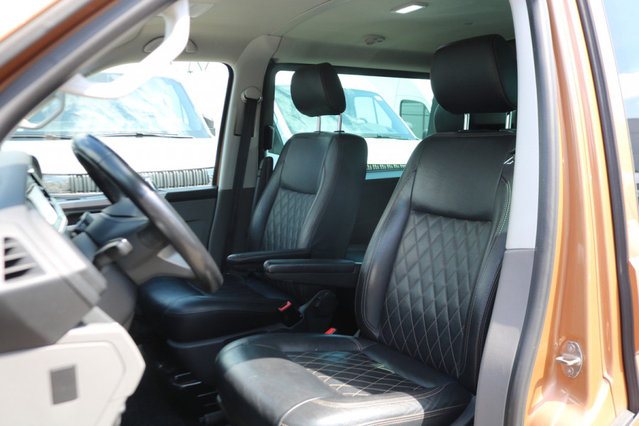 Volkswagen Transporter 2.0 TDI 204pk Bulli L2 H1 DC Airco Navigatie Apple Carplay Trekhaak