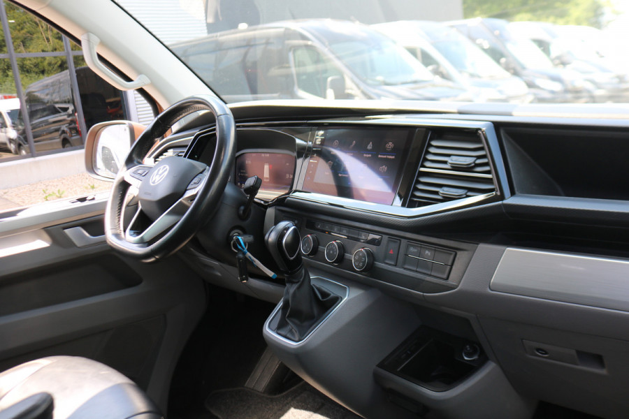 Volkswagen Transporter 2.0 TDI 204pk Bulli L2 H1 DC Airco Navigatie Apple Carplay Trekhaak