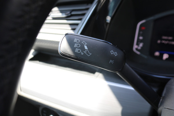 Volkswagen Transporter 2.0 TDI 204pk Bulli L2 H1 DC Airco Navigatie Apple Carplay Trekhaak
