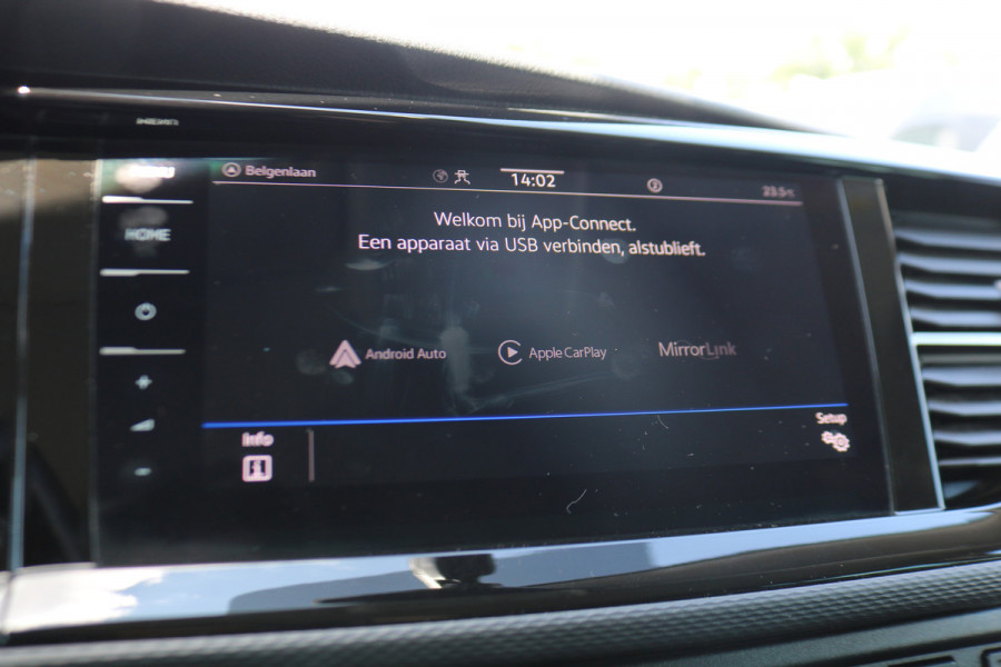 Volkswagen Transporter 2.0 TDI 204pk Bulli L2 H1 DC Airco Navigatie Apple Carplay Trekhaak