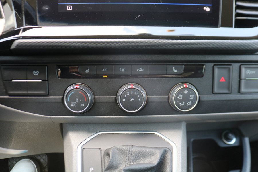 Volkswagen Transporter 2.0 TDI 204pk Bulli L2 H1 DC Airco Navigatie Apple Carplay Trekhaak