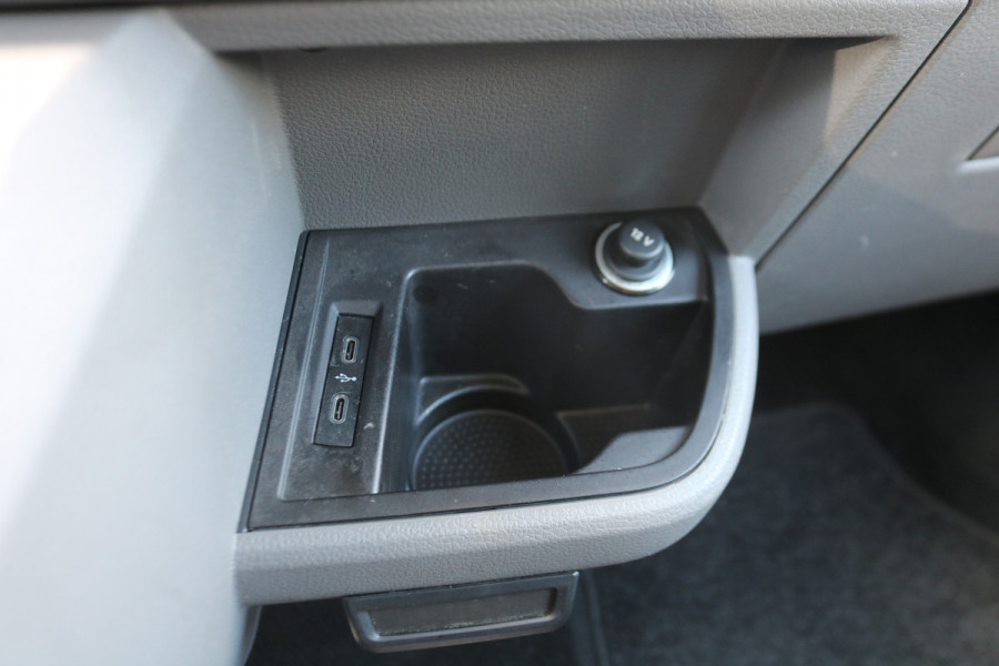 Volkswagen Transporter 2.0 TDI 204pk Bulli L2 H1 DC Airco Navigatie Apple Carplay Trekhaak
