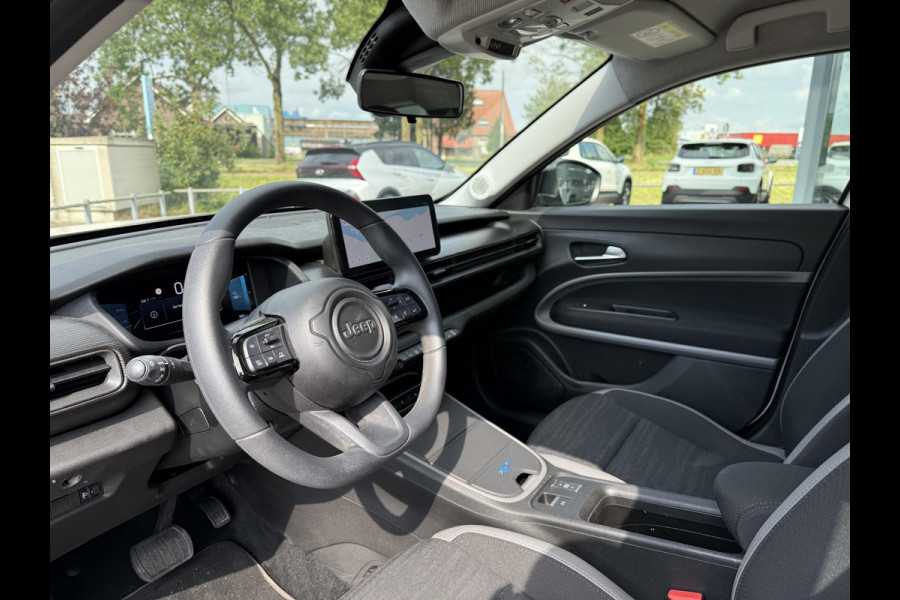 Jeep Avenger Altitude 54 kWh | Navi | Carplay | Stoelverwarming |