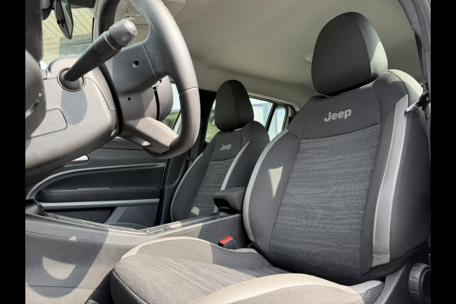 Jeep Avenger Altitude 54 kWh | Navi | Carplay | Stoelverwarming |