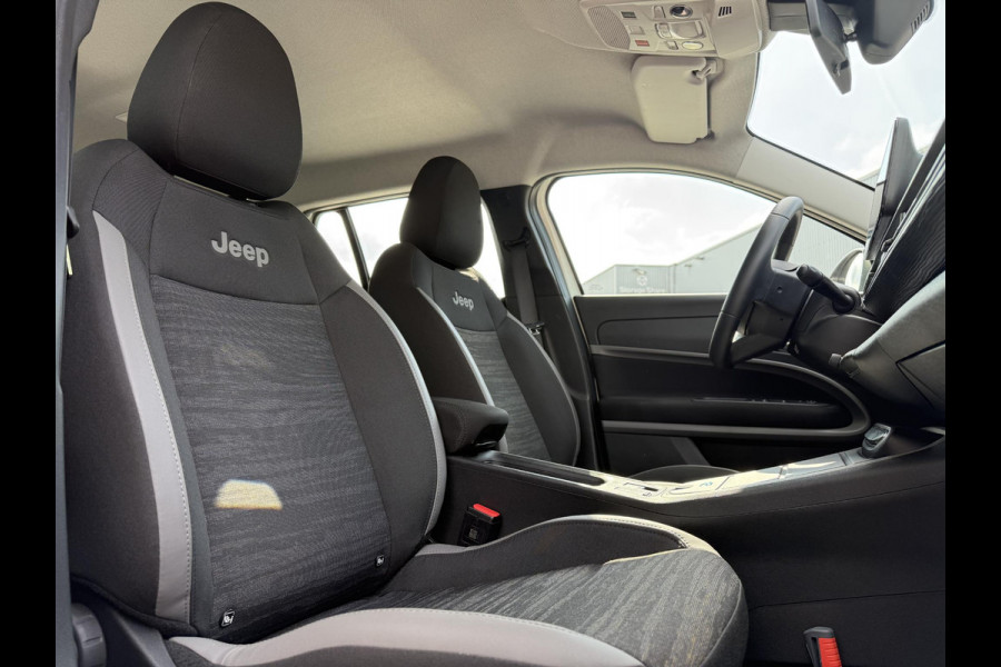 Jeep Avenger Altitude 54 kWh | Navi | Carplay | Stoelverwarming |