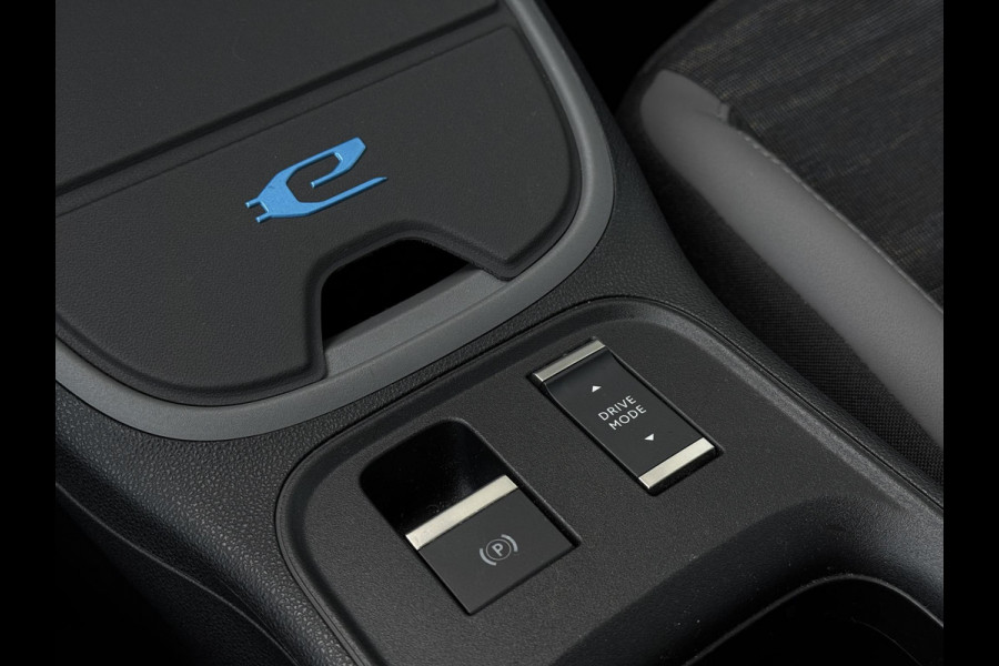Jeep Avenger Altitude 54 kWh | Navi | Carplay | Stoelverwarming |