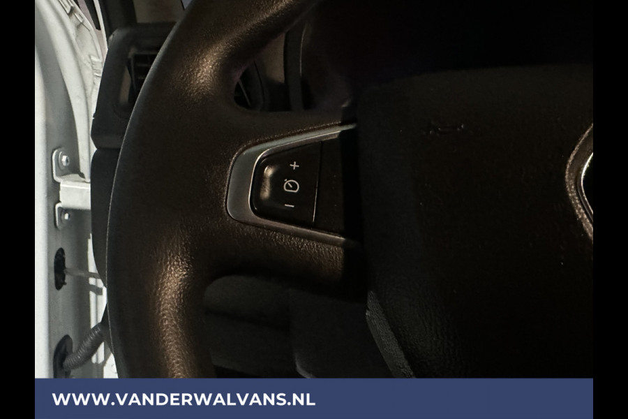 Renault Master 2.3 dCi 136pk L2H2 Euro6 Airco | Camera | Navigatie | Cruisecontrol | 2500kg Trekhaak | Bijrijdersbank,  Parkeersensoren