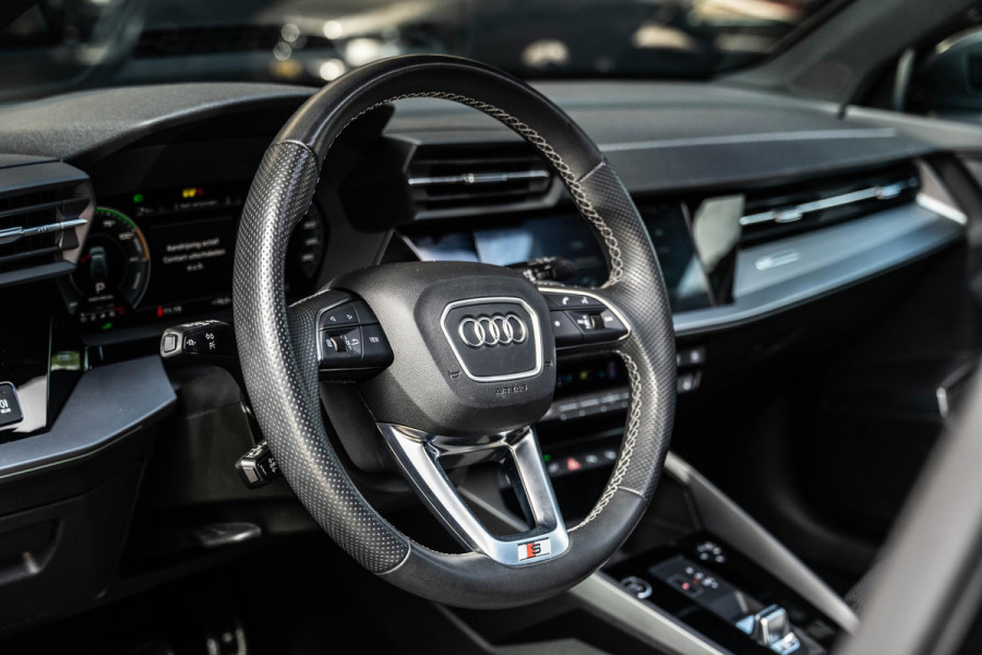 Audi A3 Sportback 40 TFSI e S-Line | B&O | HUD | Pano | Matrix led
