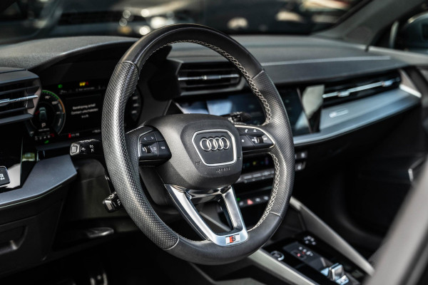 Audi A3 Sportback 40 TFSI e S-Line | B&O | HUD | Pano | Matrix led