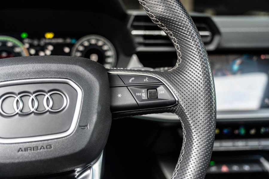 Audi A3 Sportback 40 TFSI e S-Line | B&O | HUD | Pano | Matrix led