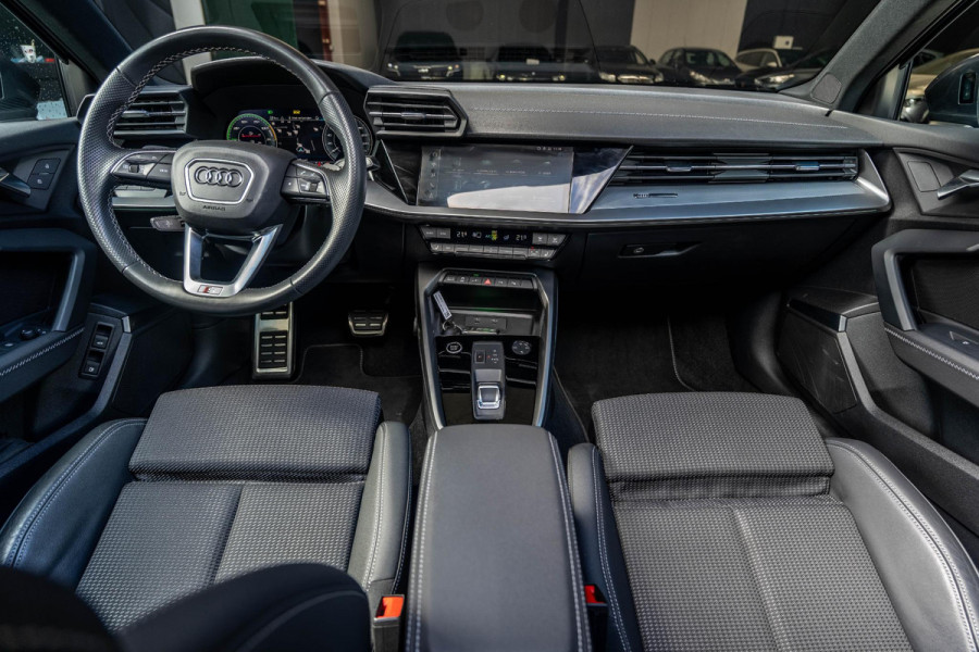 Audi A3 Sportback 40 TFSI e S-Line | B&O | HUD | Pano | Matrix led