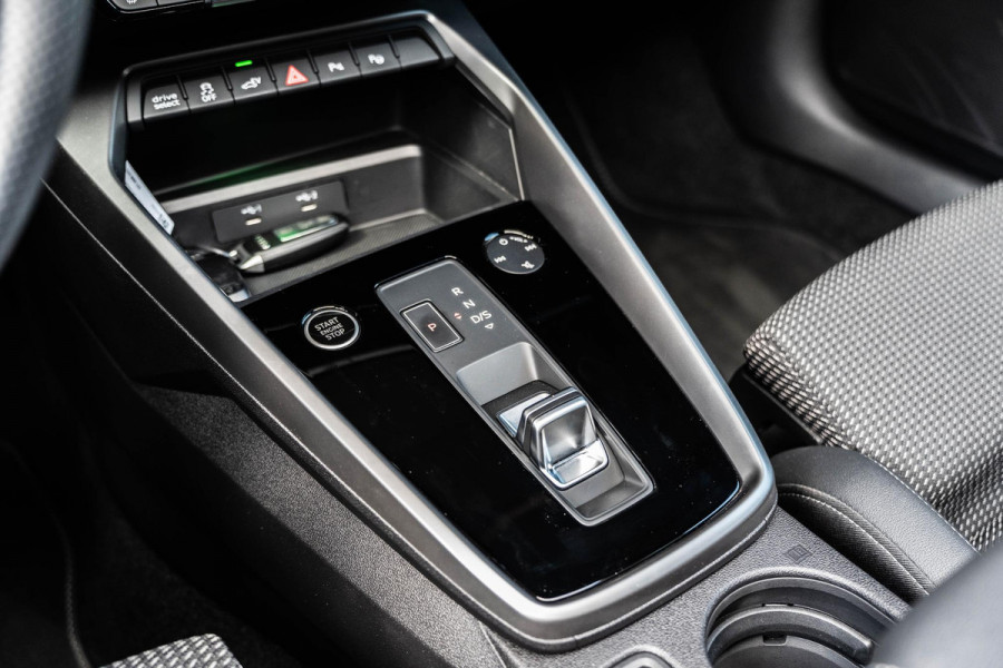 Audi A3 Sportback 40 TFSI e S-Line | B&O | HUD | Pano | Matrix led