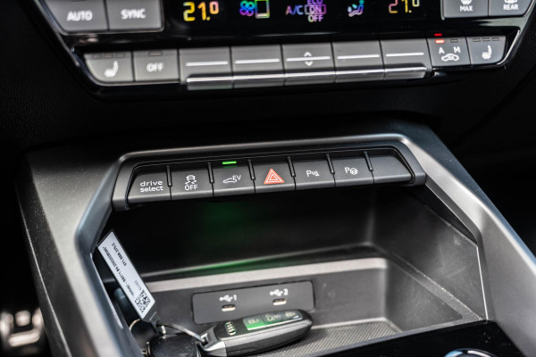Audi A3 Sportback 40 TFSI e S-Line | B&O | HUD | Pano | Matrix led
