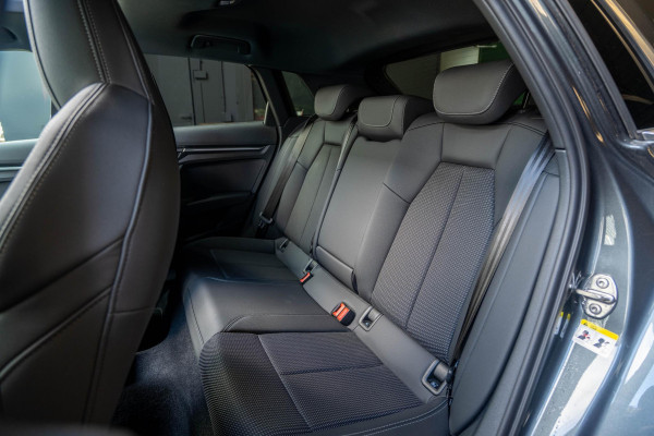 Audi A3 Sportback 40 TFSI e S-Line | B&O | HUD | Pano | Matrix led