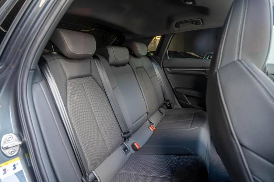 Audi A3 Sportback 40 TFSI e S-Line | B&O | HUD | Pano | Matrix led