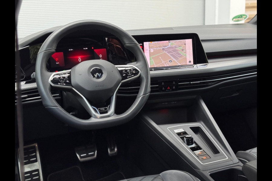Volkswagen Golf 1.5 eTSI R-Line Pano/Matrix/Blindspot/Camera