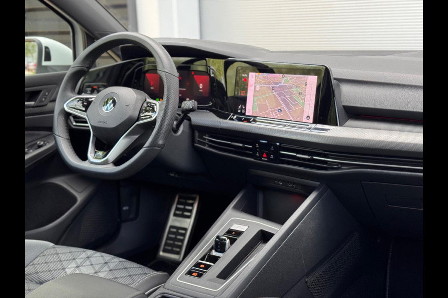 Volkswagen Golf 1.5 eTSI R-Line Pano/Matrix/Blindspot/Camera