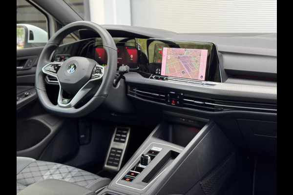 Volkswagen Golf 1.5 eTSI R-Line Pano/Matrix/Blindspot/Camera